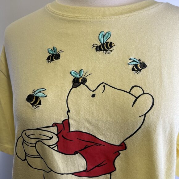 Disney Winnie The Pooh T-Shirt Womens Size Large Yellow Embroidered Flowers Bees - Picture 4 of 8